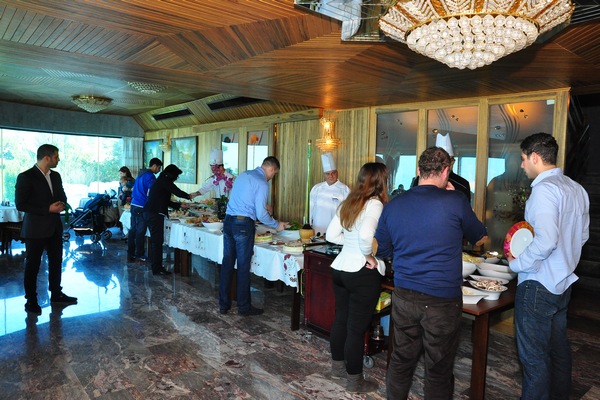 Sunday Buffet at Bay Lodge